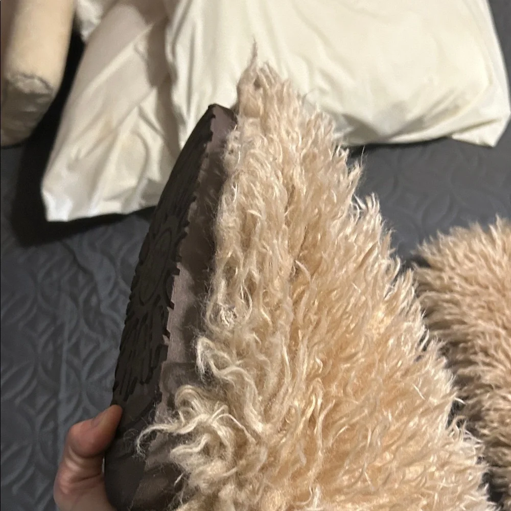 Fuzzy Tan above the knees knee High Boots. Fur furry. Size 9. Fleece lined shoes - Picture 7 of 16